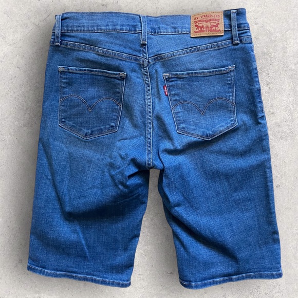 Levi Straight Fit Shorts Size 29 - Picture 2 of 6